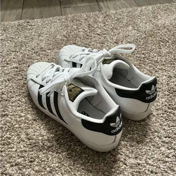 Adidas Superstar Shoes Women’s 6.5 - Picture 2 of 3
